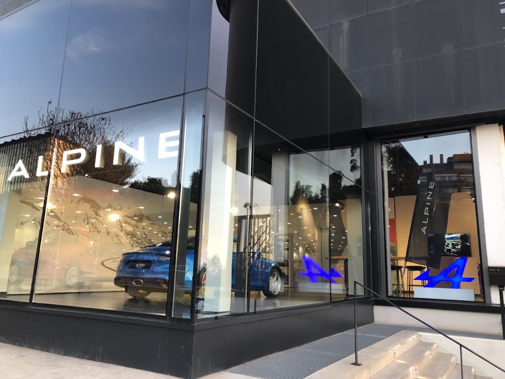 Alpine Store Barcelona — Interior