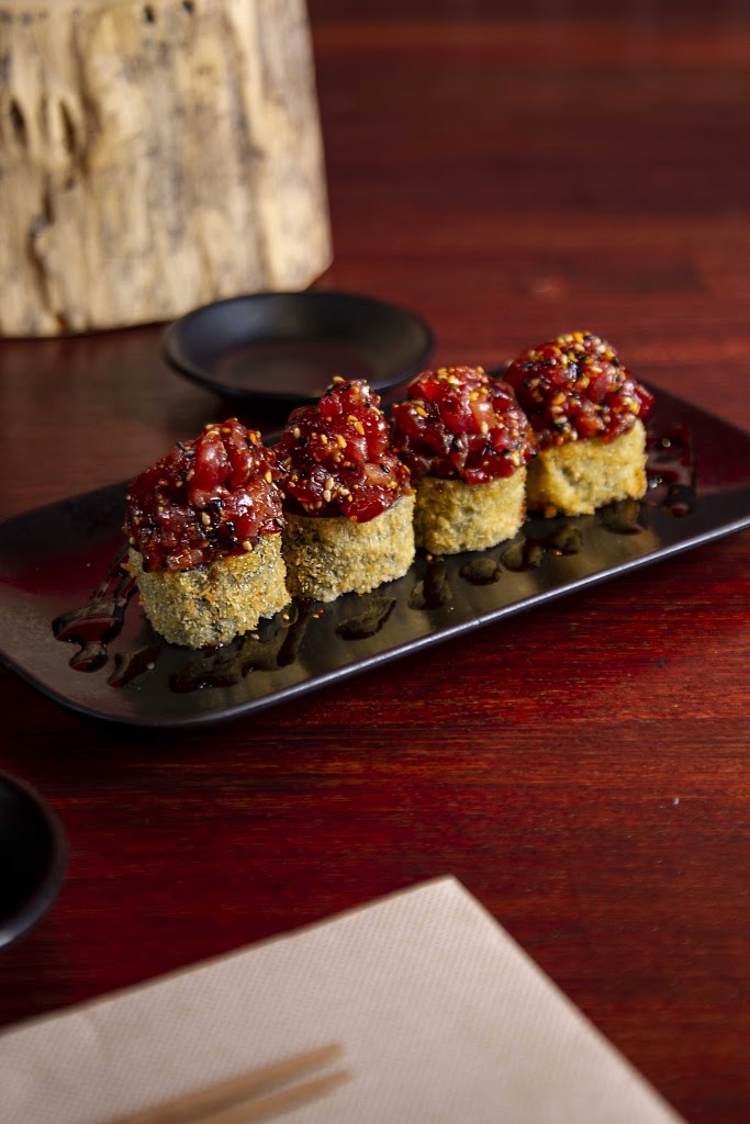 Restaurante 4 Makis Torredembarra — Comida y bebida