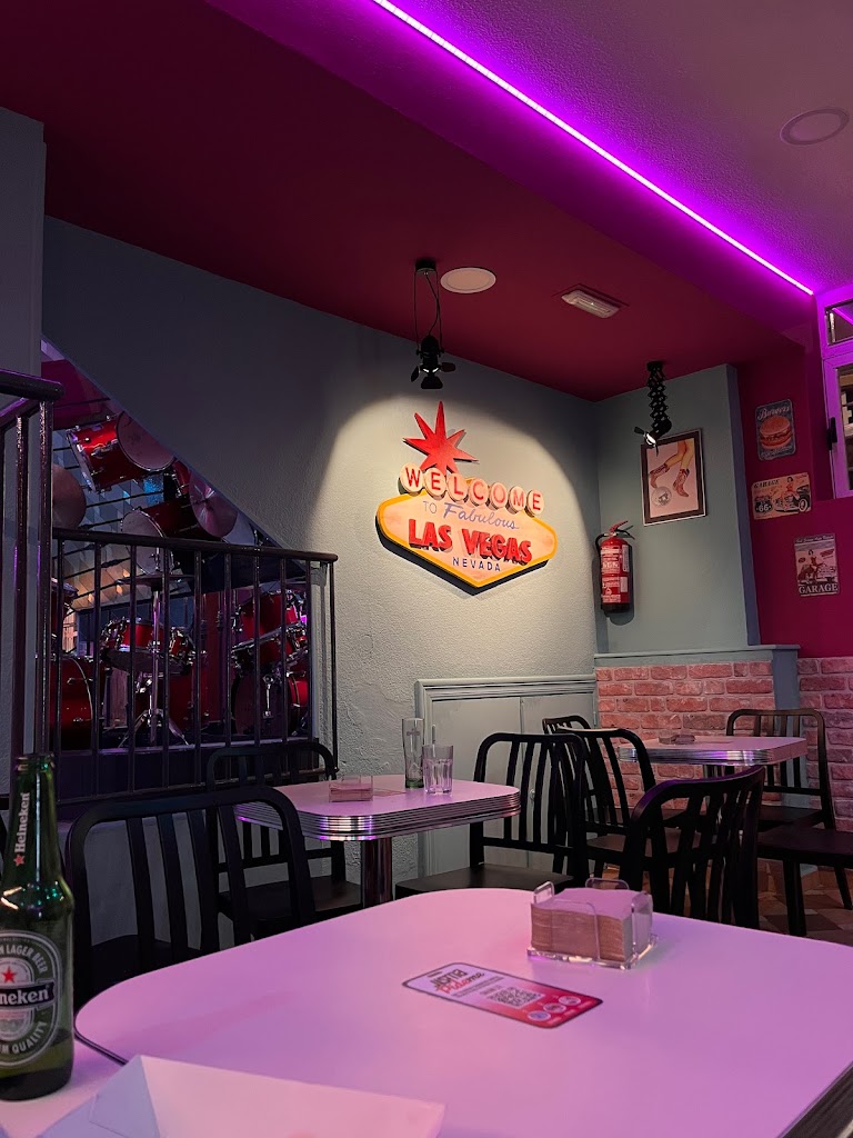 Jisma Burger Aguilas — Ambiente