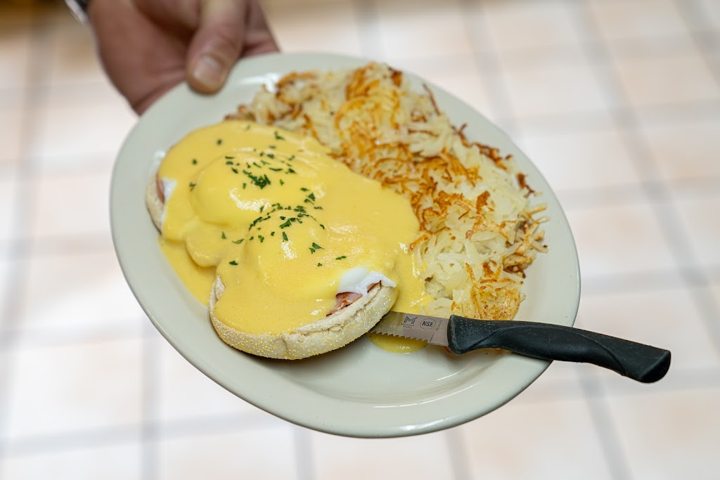  Maple Tree Restaurant & Pancake House