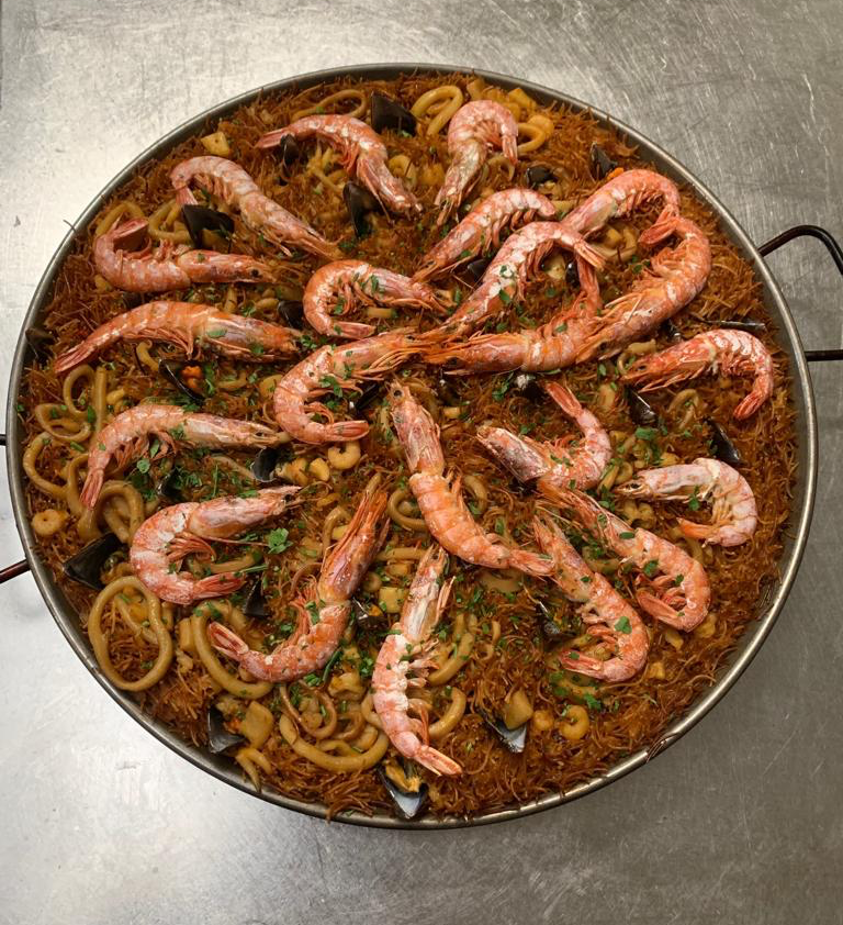 Restaurant La Bruguera — Comida y bebida