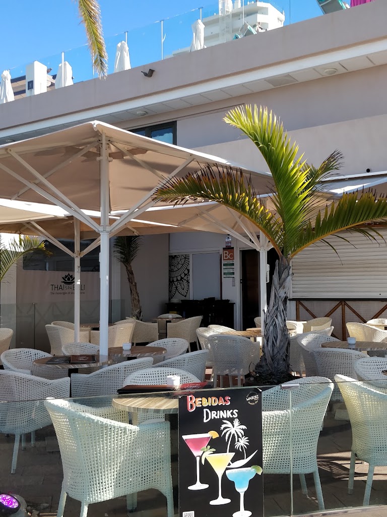 Cafe Waikiki Beach — Ambiente