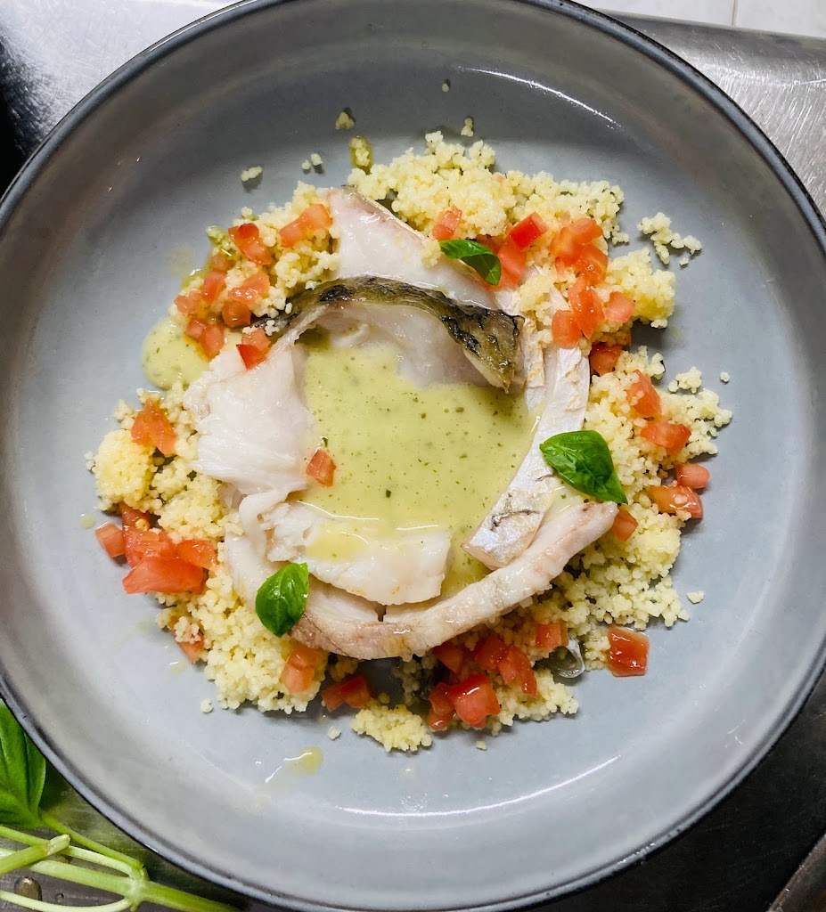 Restaurante El Gato Blanco — Comida y bebida