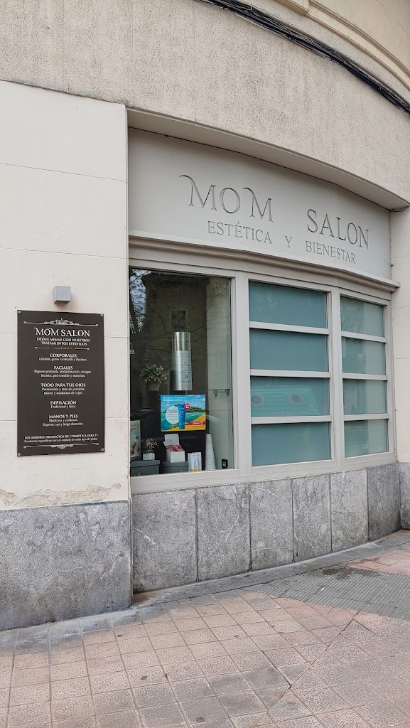 Mom Salon S.L. — Exterior