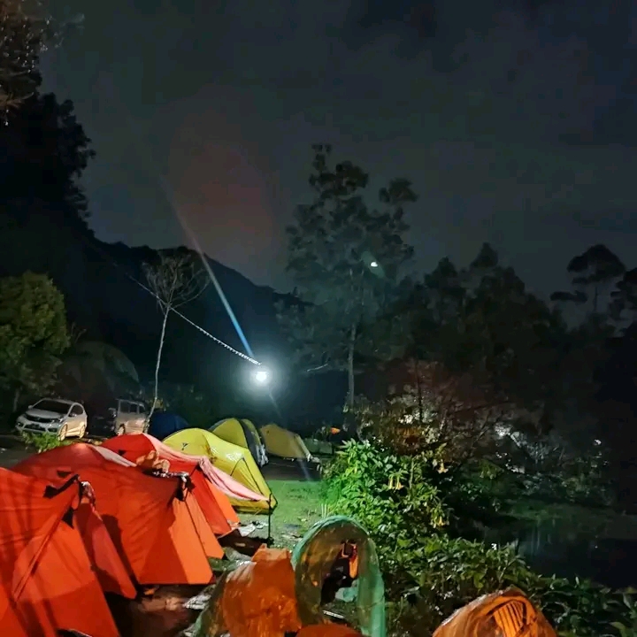 Camping Ground Parkiran Bukit Sikunir