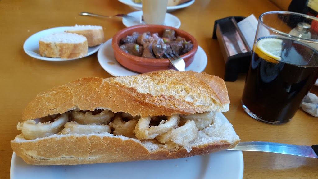 Restaurante Jumar 3 — Comida y bebida