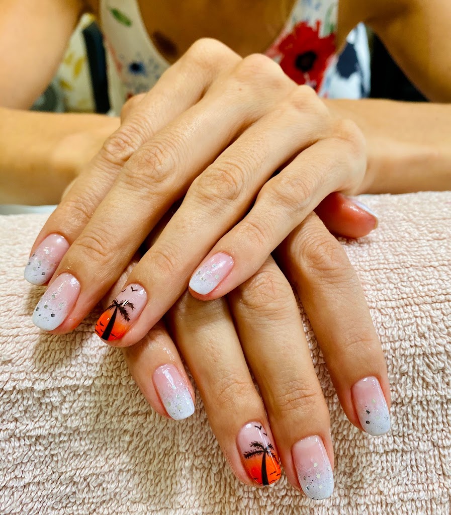 Kuki Nails Unas Estetica — Manicura