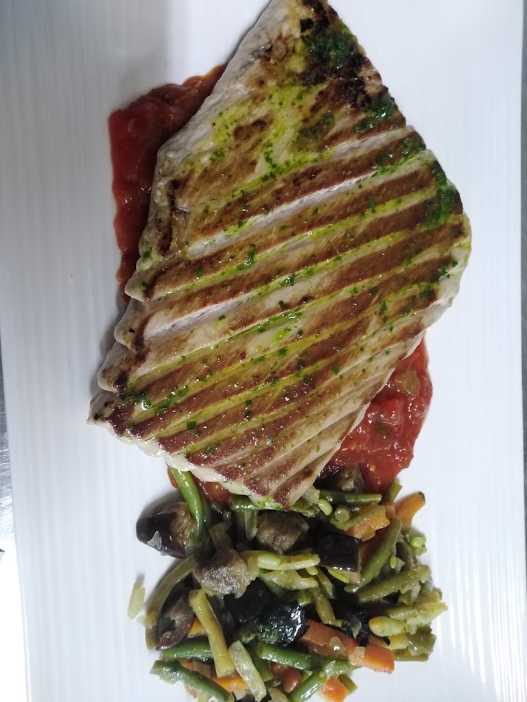 Restaurante Hostal Manolo — Comida y bebida