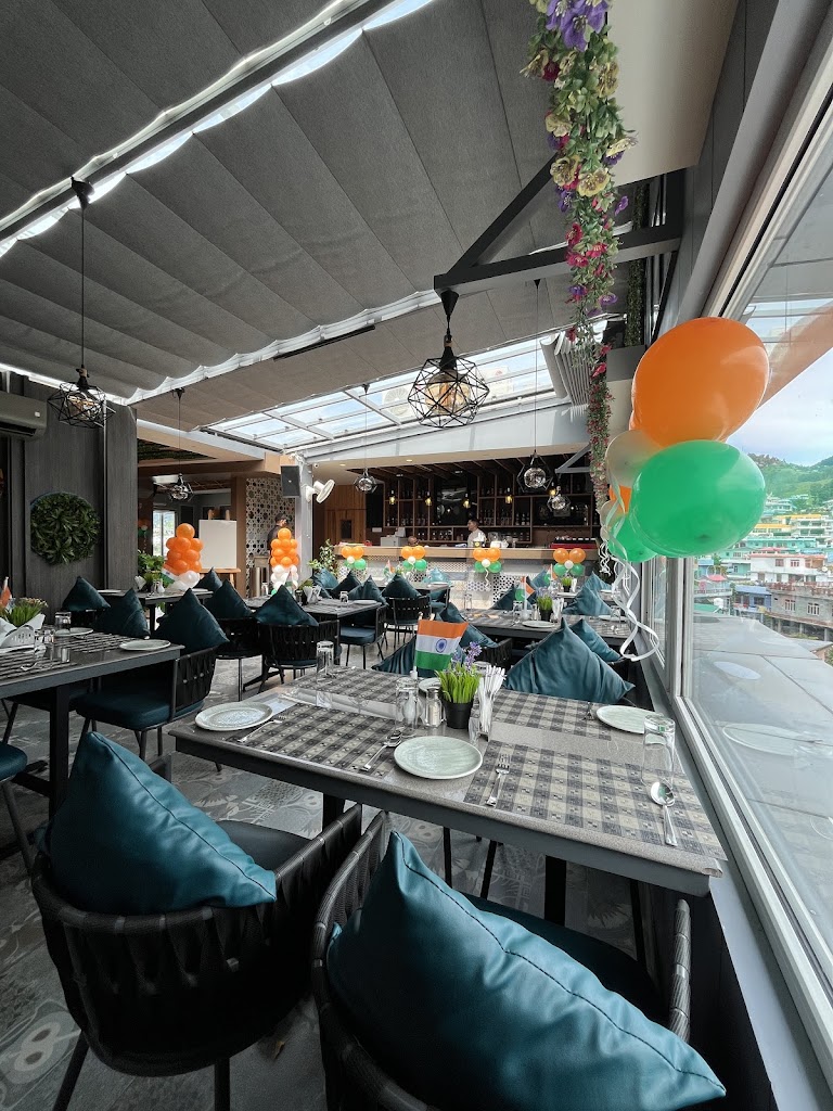 18 Downtown Cafe Restaurant