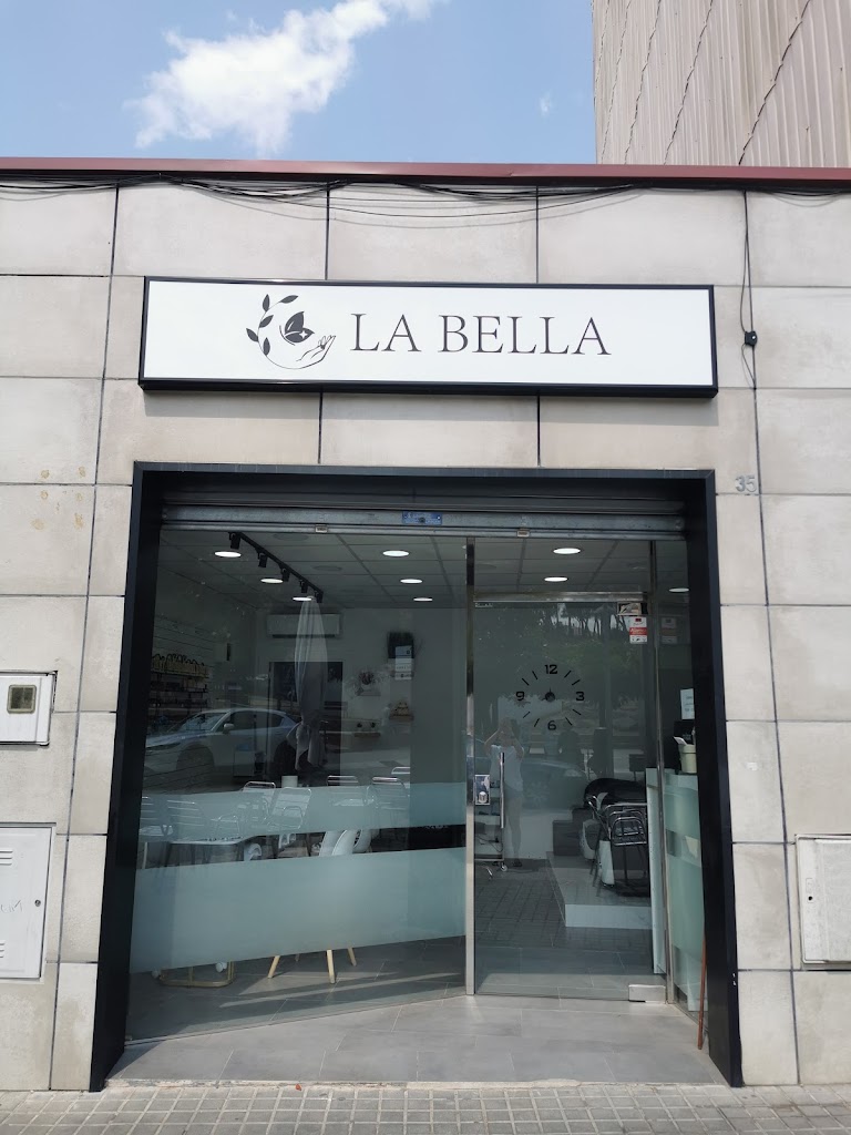 LA BELLA