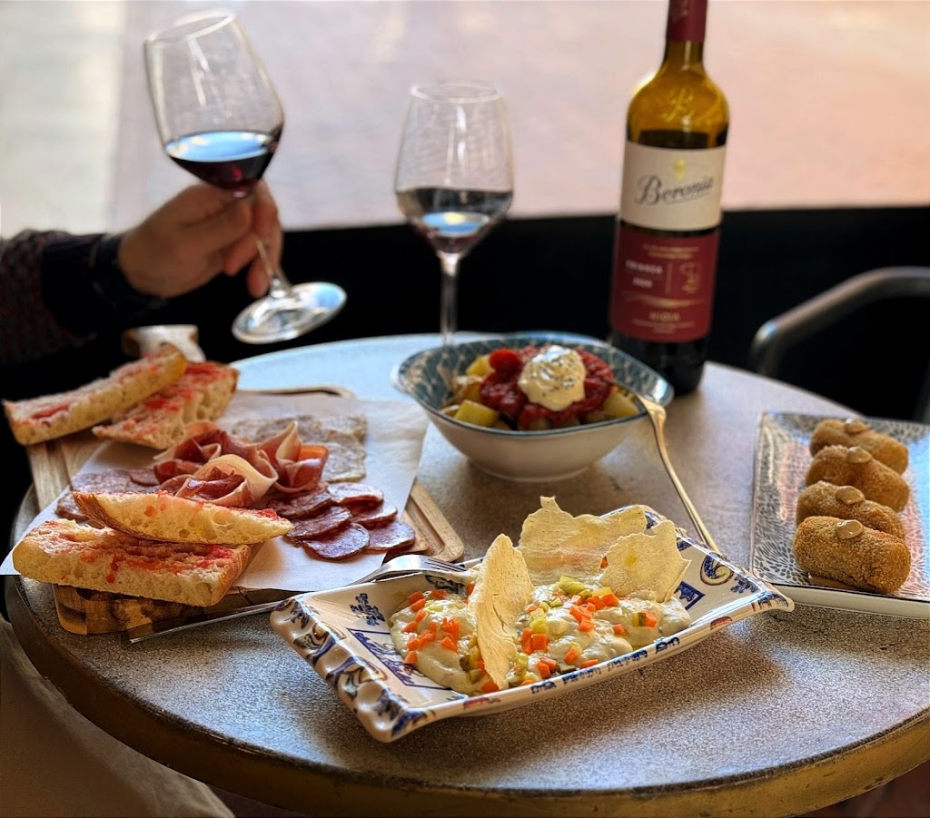 El Far de L'Illa Bistro — Comida y bebida