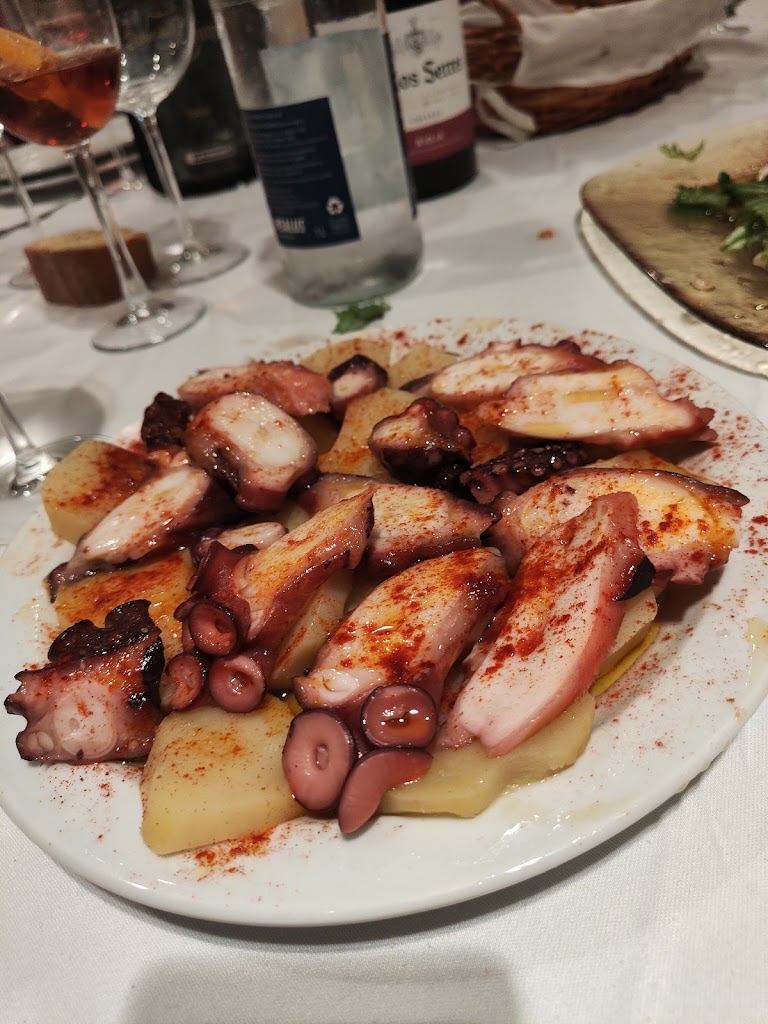 Kala Kantarepe Bar — Comida y bebida