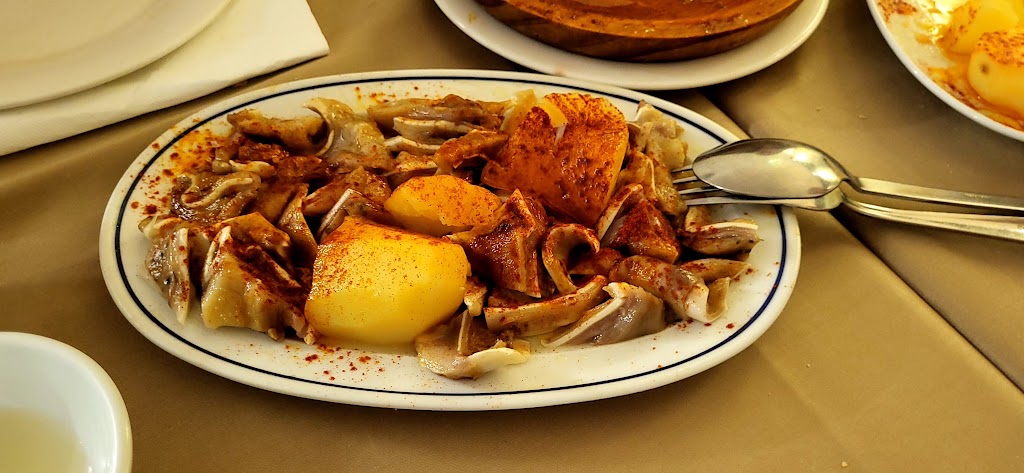 Taberna A'Carballeira — Comida y bebida