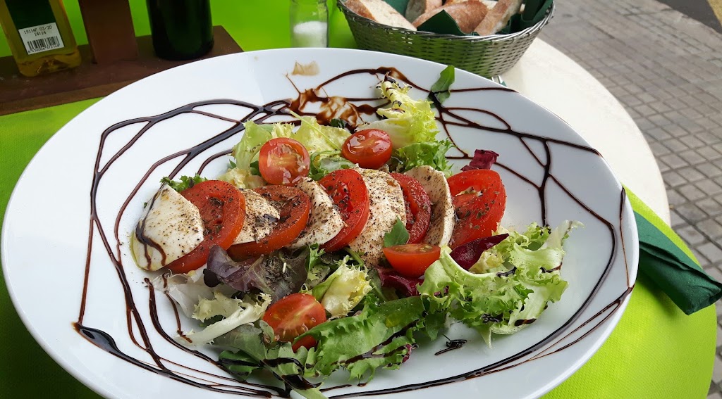 Cafe Roma — Comida y bebida