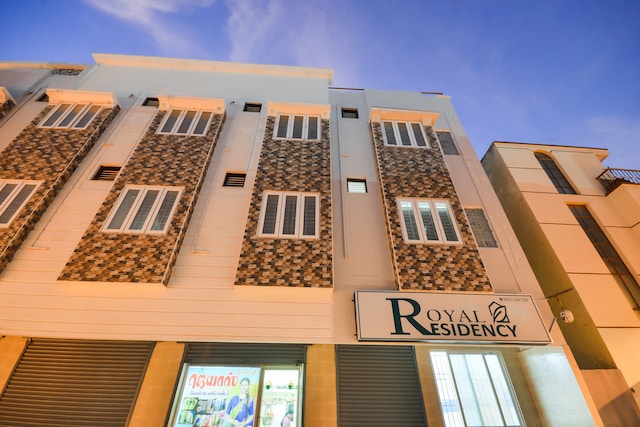 Oyo 70250 Royal Residency