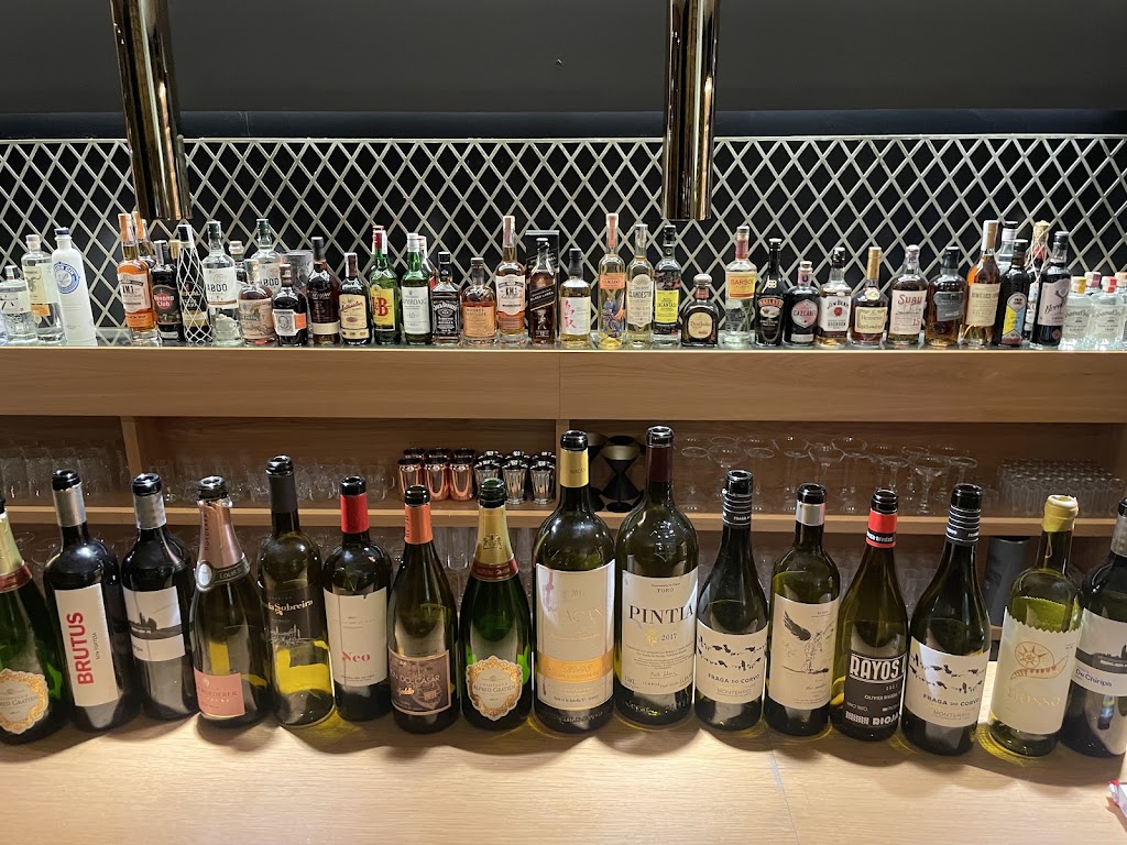 The Wine Side | Restaurante de producto en Palma de Mallorca — Ambiente