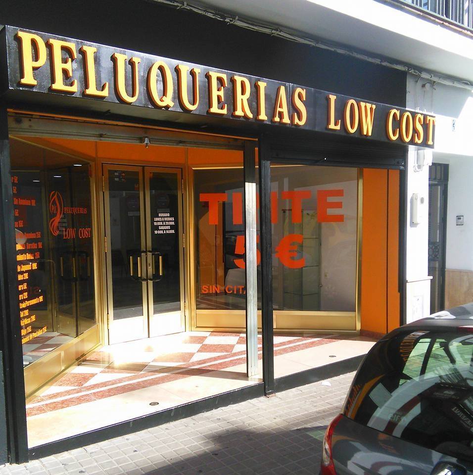 Peluquerias Low Cost Cartaya — Exterior