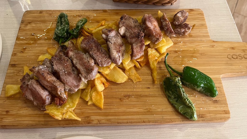 Restaurante Puerta 14 — Comida y bebida