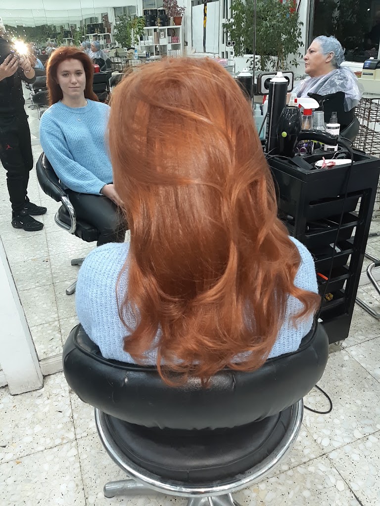 Peluqueria Formas, Angel Mendoza — Del propietario
