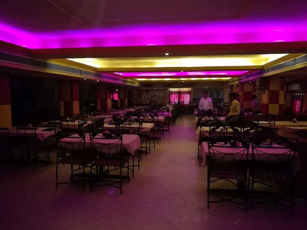 Maaunt Paradise Bar And Restaurant