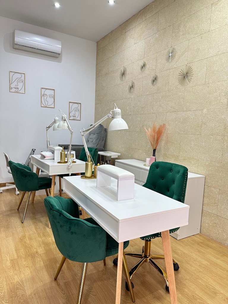 Yesika Brow Studio — Interior