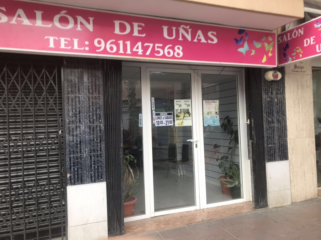 Salon De Unas — Exterior