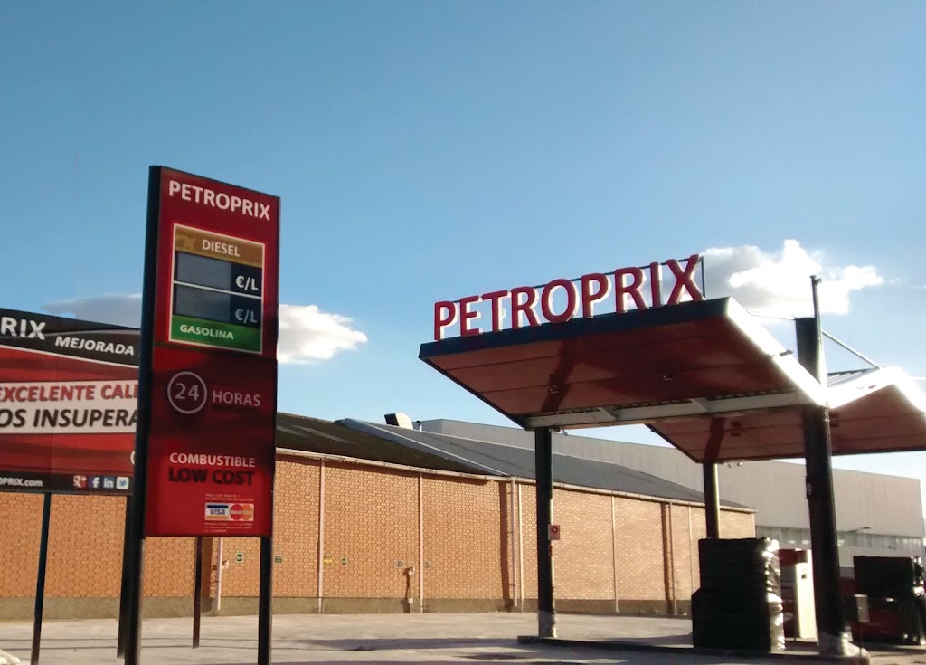 Petroprix — Exterior