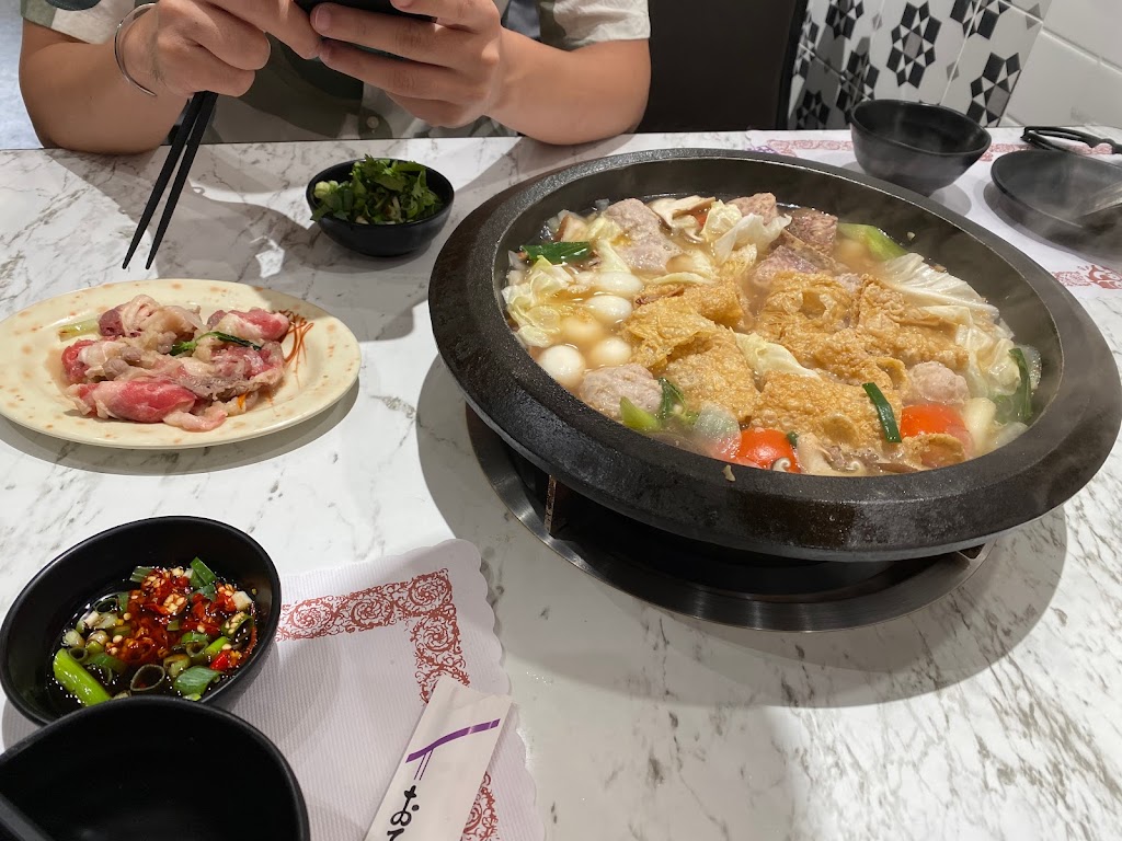 光明石頭火鍋-新北新店石頭火鍋 平價必吃在地美食 特色鍋物餐廳 人氣訂位推薦 約會聚會聚餐 PTT Dcard 的照片