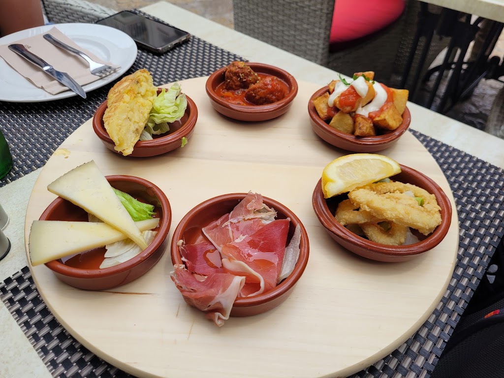 Flamenco Puerto de Alcudia — Comida y bebida