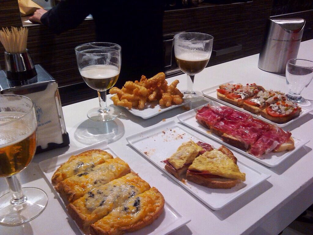 Bar Interferencias — Comida y bebida