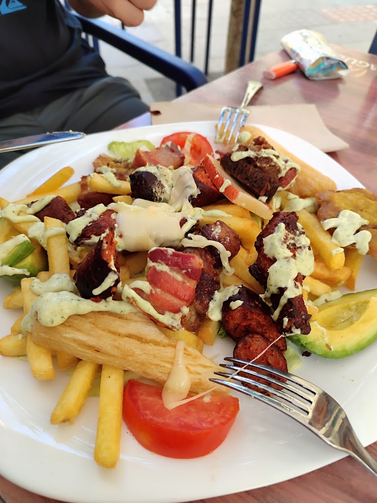 Tapeo Latino Restobar — Papas fritas