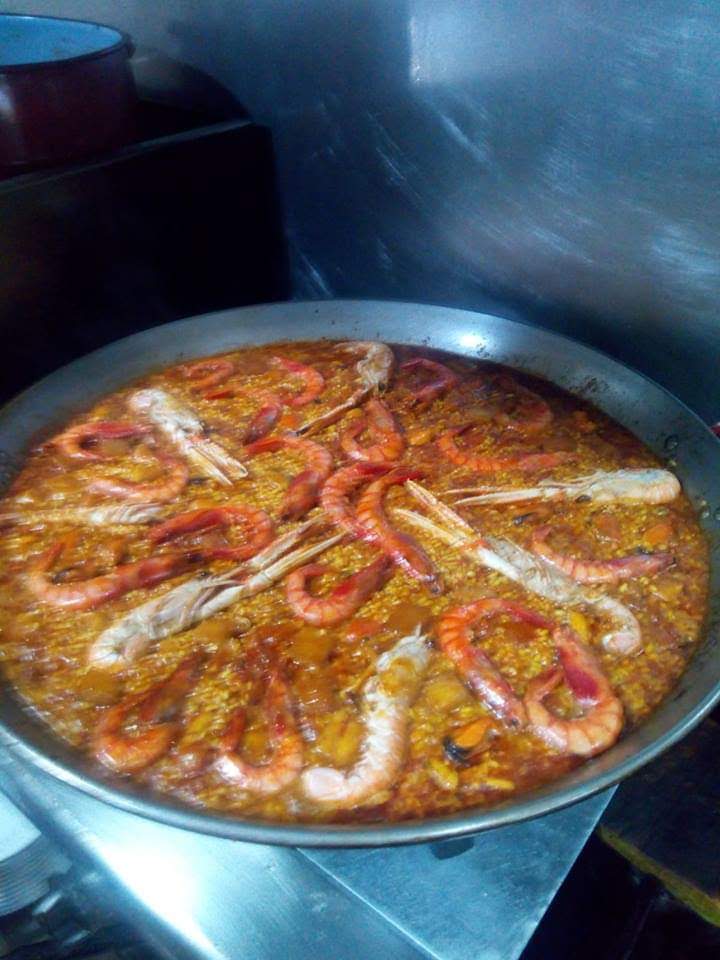BAR CANTONET DE MANOLO — Comida y bebida