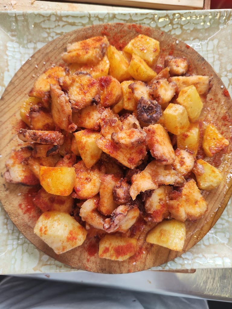 La Cantina Pulperia — Comida y bebida