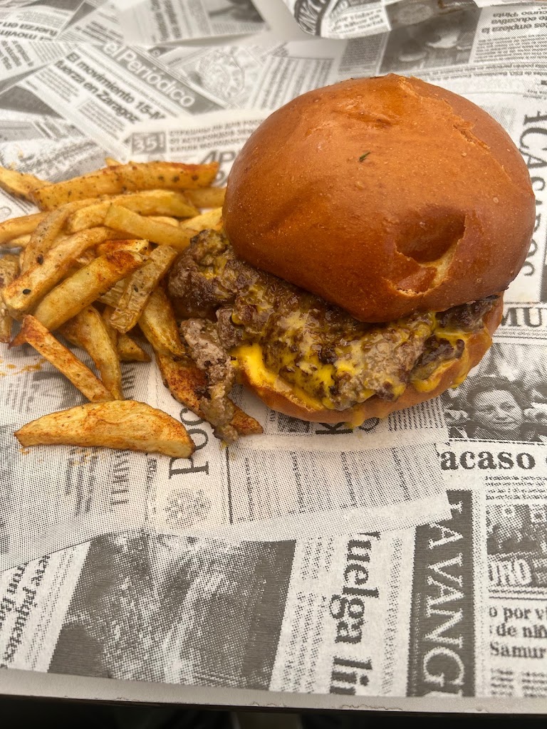 The bros burger — Comida y bebida