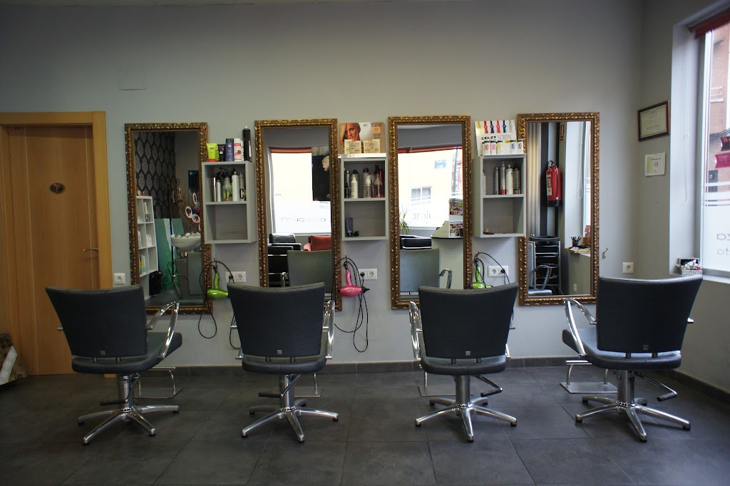 Peluqueria Sanjuan — Interior