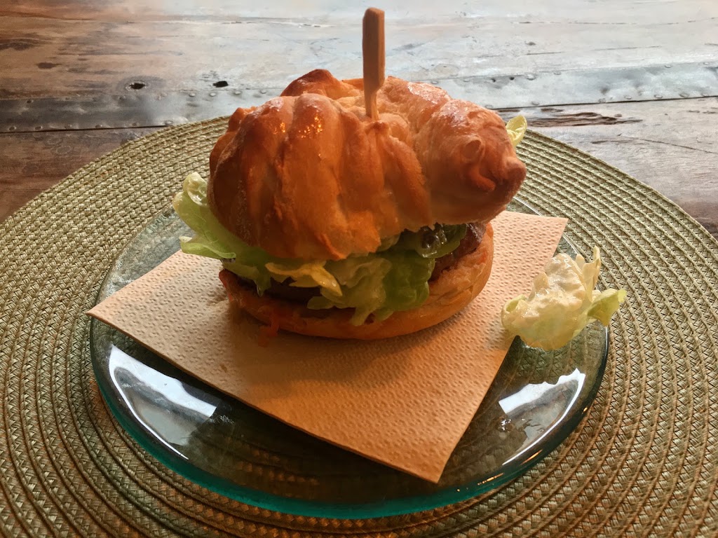 Moma 33 — Comida y bebida
