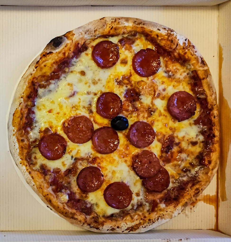 Sinuessa Pizza — Pepperoni