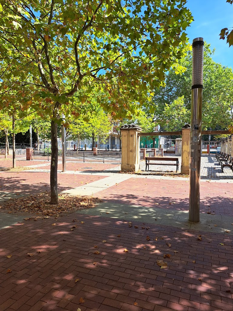 Plaza y Monumentos Memoriales del '3 de Marzo'