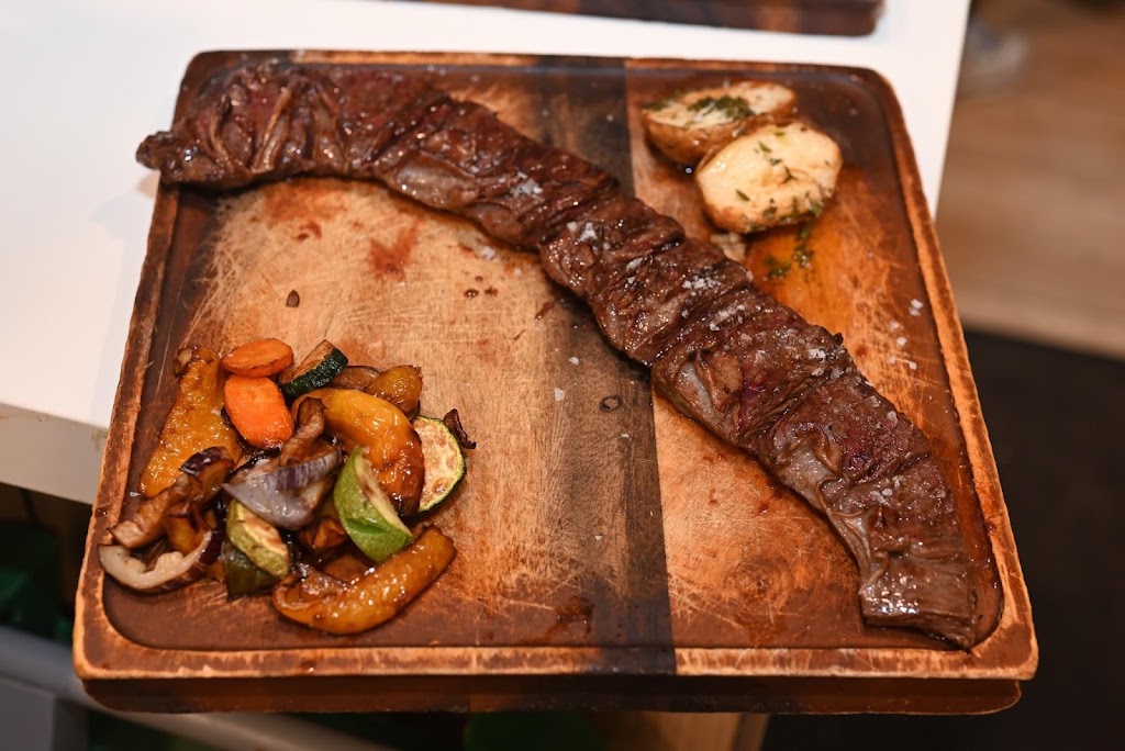 Cerveceria Pedrin — Comida y bebida