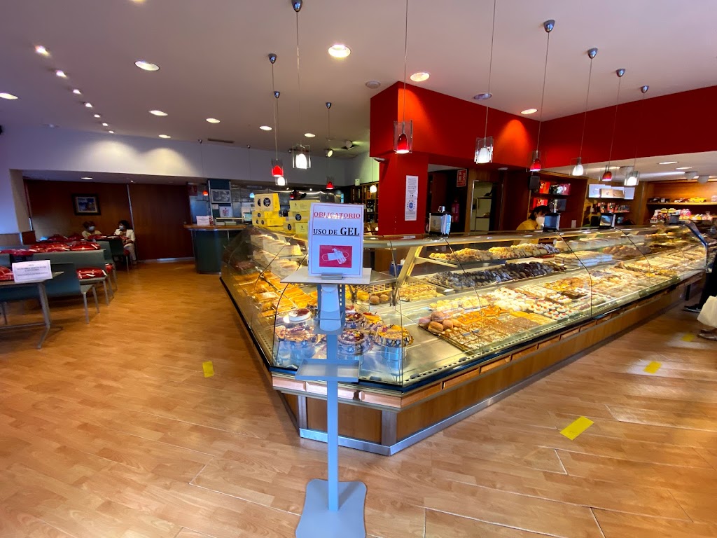Pasteleria-Confiteria "Pili" — Ambiente