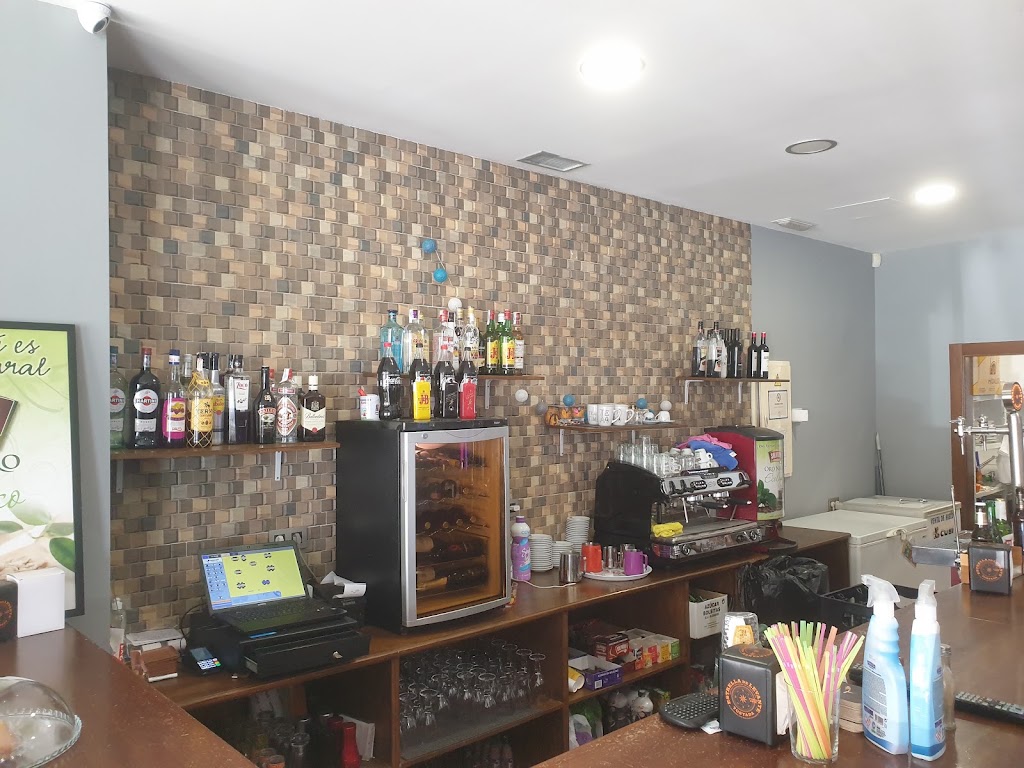 Serena Cafe Bar — Ambiente