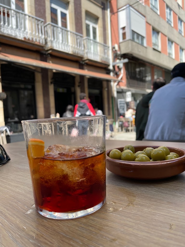 Bar La Bolsa — Comida y bebida
