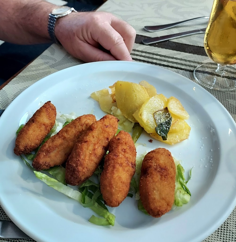Bar restaurante La Masia — Comida y bebida