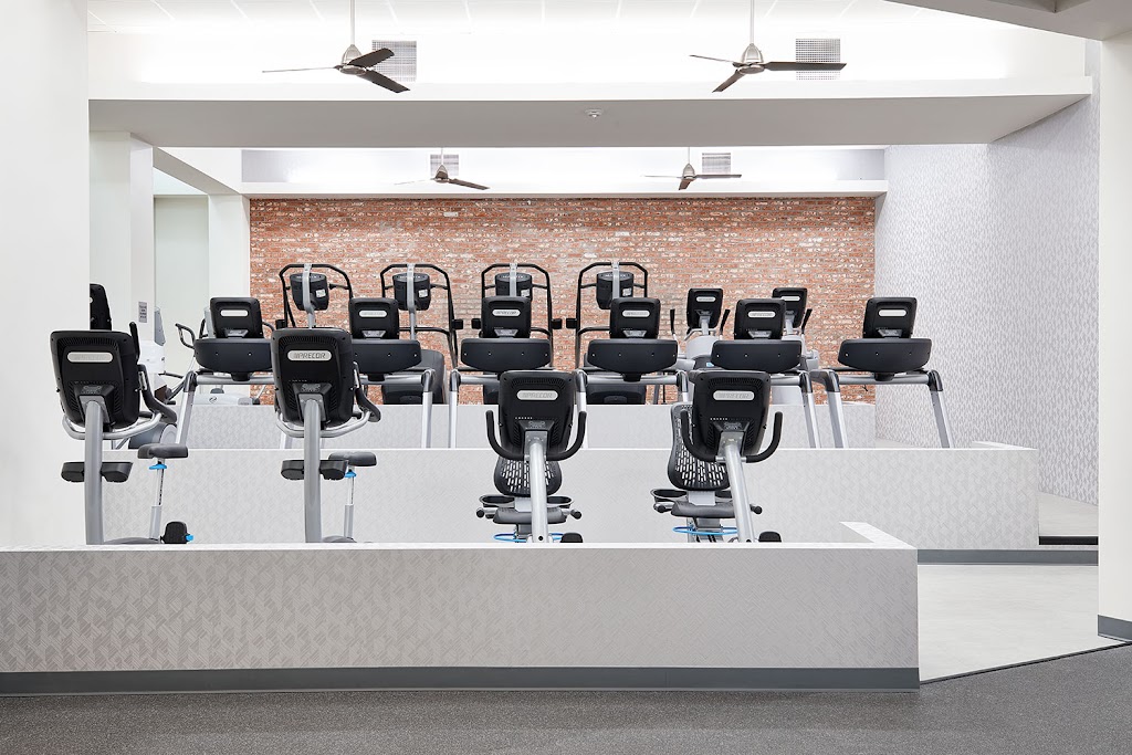  Mountainside Fitness Executive Club