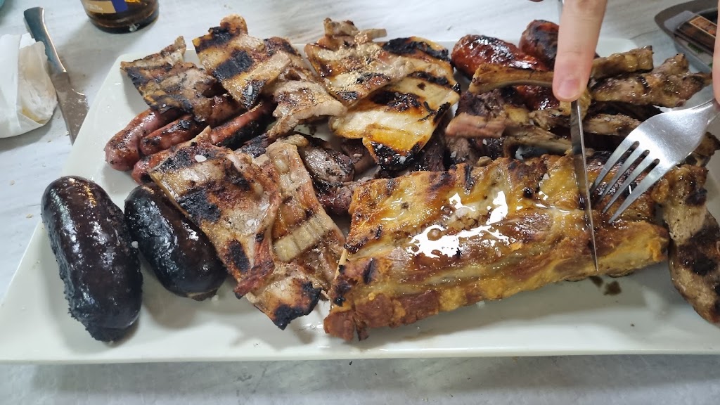 Restaurante Mirbes IV — Comida y bebida