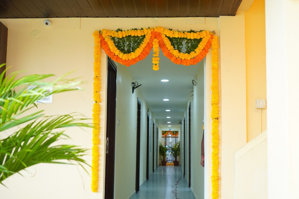 Mourya Family Restaurant Residency