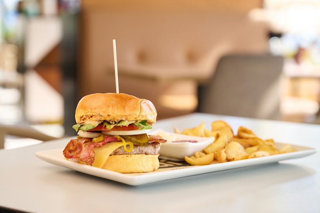 Diferens Altea — Comida y bebida