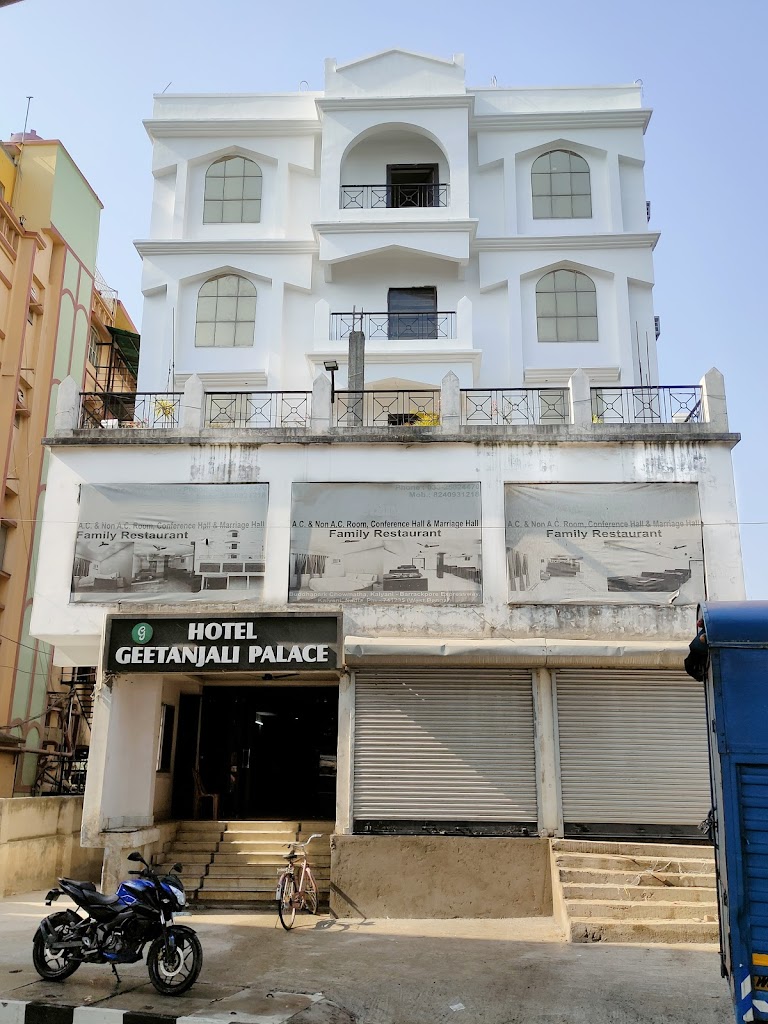 Hotel Geetanjali Palace
