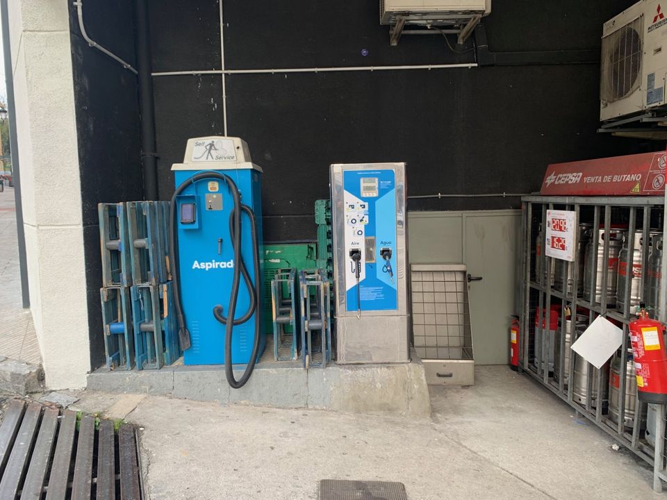 Estacion de servicio Moeve, antes Cepsa — Estacion de servicio