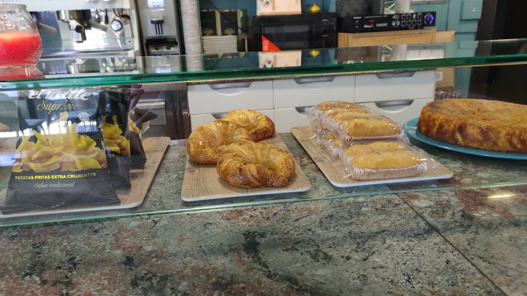 Cafe Hf49 — Comida y bebida